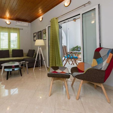 Thano'S Stylish Flat Just 150M To The Beach Farai Exterior foto