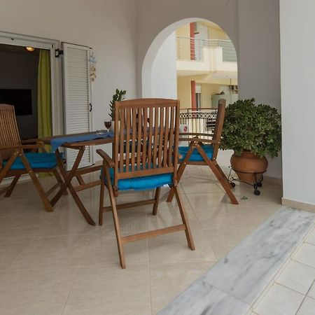 Thano'S Stylish Flat Just 150M To The Beach Farai Exterior foto