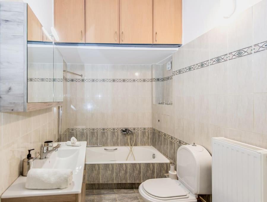 Thano'S Stylish Flat Just 150M To The Beach Farai Exterior foto